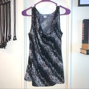 🍍Liz Claiborne cowl neck black and white silky feel tank size L